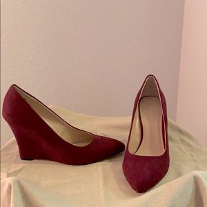 Wedge heel pump